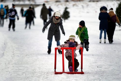 PHIL HOSSACK / WINNIPEG FREE PRESS - Sophia Hoeppner (5) slows down to wait as mom Mengchen  and brother Edwin (7) try to match her pace along the Fork's RIver Trail Saturday. See story. January 5, 2019