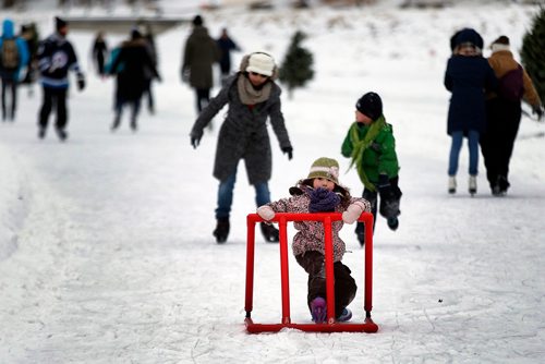 PHIL HOSSACK / WINNIPEG FREE PRESS - Sophia Hoeppner (5) slows down to wait as mom Mengchen and brother Edwin (7) try to match her pace along the Fork's RIver Trail Saturday. See story. January 5, 2019