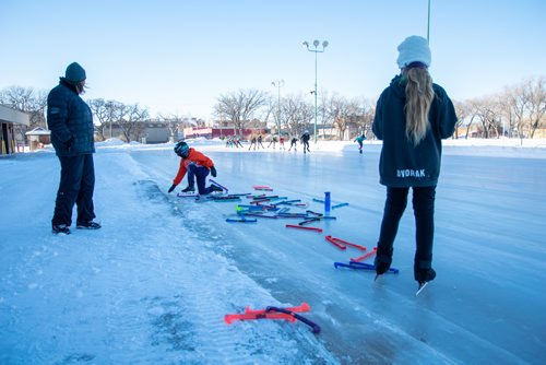 Canstar Community News Dec. 28, 2018  The Manitoba Speed Skating Association hosted a long track training camp at the Susan Auch Oval for 35 youth skaters from across the province on Dec. 27 and 28. (EVA WASNEY/CANSTAR COMMUNITY NEWS/METRO)