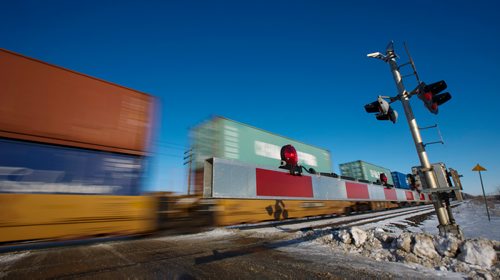 MIKE DEAL / WINNIPEG FREE PRESS
A train crosses Community Row close to Wilkes Avenue Monday afternoon.
190107 - Monday, January 07, 2019.