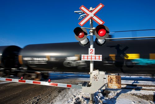 MIKE DEAL / WINNIPEG FREE PRESS
A train crosses Community Row close to Wilkes Avenue Monday afternoon.
190107 - Monday, January 07, 2019.