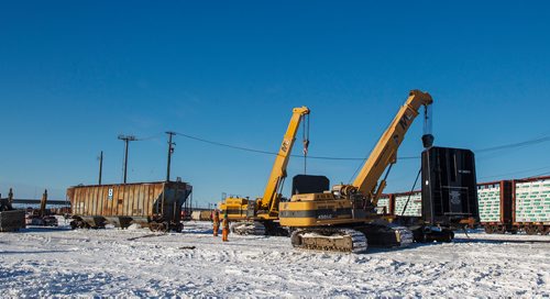 MIKE DEAL / WINNIPEG FREE PRESS
Crews work to lift one of the train cars that derailed earlier this morning at CP's Arlington Yard. No injuries were reported.
190109 - Wednesday, January 09, 2019.