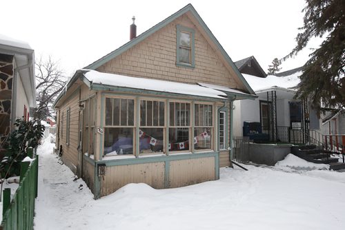 JOHN WOODS / WINNIPEG FREE PRESS
This house at 716 Home St in Winnipeg, photographed Sunday, January 13, 2019, was raided and the home owners have been charged with neglecting 15 dogs,