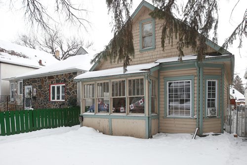 JOHN WOODS / WINNIPEG FREE PRESS
This house at 716 Home St in Winnipeg, photographed Sunday, January 13, 2019, was raided and the home owners have been charged with neglecting 15 dogs,