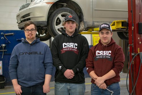 Canstar Community News Jan. 9 - Students in Collegé Sturgeon Heights Collegiate's automotive technology program are gaining hands-on experience because the garage is open to the public. (EVA WASNEY/CANSTAR COMMUNITY NEWS/METRO)