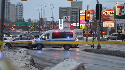 MIKE DEAL / WINNIPEG FREE PRESS
South bound traffic on Henderson Hwy is redirected onto Springfield after a person was hit by a vehicle while crossing the street close to the intersection of Slater Avenue and Henderson early Tuesday morning. 
190115 - Tuesday, January 15, 2019