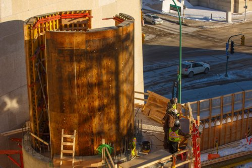 MIKE DEAL / WINNIPEG FREE PRESS
A view of the construction of the Inuit Art Centre from the roof of the Winnipeg Art Gallery Wednesday afternoon.
190116 - Wednesday, January 16, 2019.