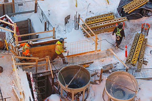 MIKE DEAL / WINNIPEG FREE PRESS
A view of the construction of the Inuit Art Centre from the roof of the Winnipeg Art Gallery Wednesday afternoon.
190116 - Wednesday, January 16, 2019.