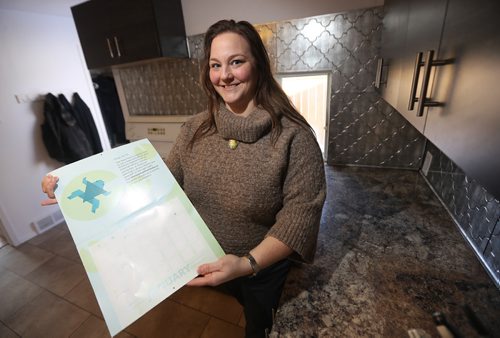 TREVOR HAGAN/ WINNIPEG FREE PRESS
Realtor Tracy Granger, with a budgeting calendar. For Joel Schlesinger money matters, Thursday, January 17, 2019.