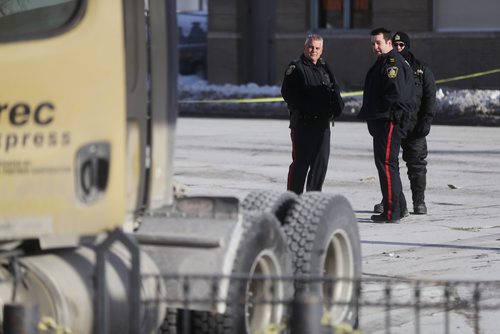 TREVOR HAGAN/ WINNIPEG FREE PRESS
Scene of stolen semi crash at Selkirk Avenue and Salter Street, Friday, January 18, 2019.