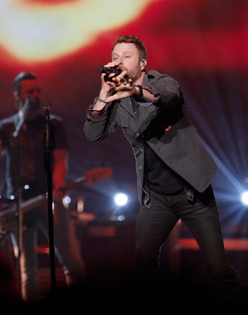 JOHN WOODS / WINNIPEG FREE PRESS
Dierks Bentley performs in Winnipeg Tuesday, January 22, 2019.