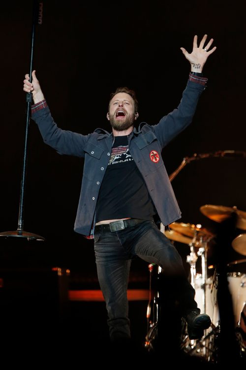 JOHN WOODS / WINNIPEG FREE PRESS
Dierks Bentley performs in Winnipeg Tuesday, January 22, 2019.