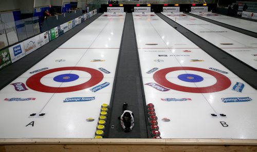 TREVOR HAGAN / WINNIPEG FREE PRESS
Skip, Kerri Einarson, from the Gimli Curling Club, out stretching before anyone else in the entire draw during the Scotties in Gimli, Wednesday, January 23, 2019.