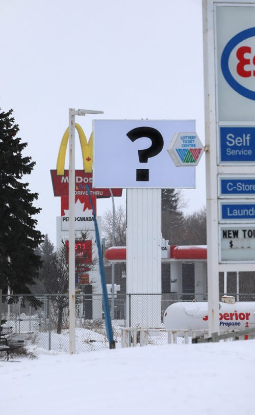 RUTH BONNEVILLE / WINNIPEG FREE PRESS


MYSTERY LOT ?

Photo of billboard sized sign with large question mark on it (?) on lot on the west side of Pembina Hwy. just north of the Perimeter Hwy. 

More info:
February 2018 approval a conditional use, rezoning and variances to allow for the construction of two residential towers with a total of 410 units and a 15,000-sq.-ft. commercial development at 3021 Pembina.
Hwy.

See Redekop story.

January 23rd, 2019
