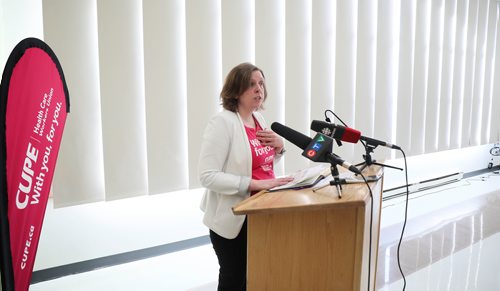 RUTH BONNEVILLE / WINNIPEG FREE PRESS

Liz Carlyle, Healthcare Campaign Coordinator, talks to the media during press conference at Union Centre Friday.



January 25th, 2019
