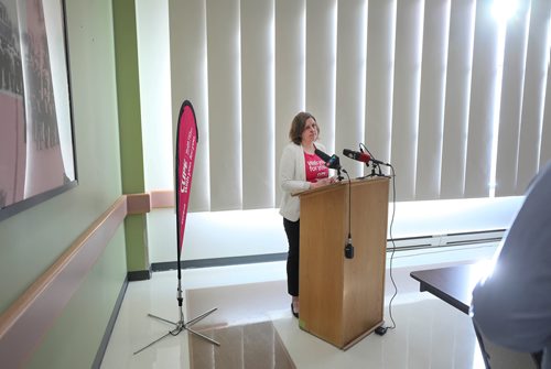 RUTH BONNEVILLE / WINNIPEG FREE PRESS

Liz Carlyle, Healthcare Campaign Coordinator, talks to the media during press conference at Union Centre Friday.



January 25th, 2019
