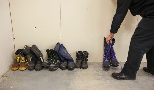 MIKE DEAL / WINNIPEG FREE PRESS
Major Mervyn Halvorsen with the Salvation Army says they are down to its last 10 winter coats for men. It also in desperate need of winter boots for men, women and children.
190125 - Friday, January 25, 2019.