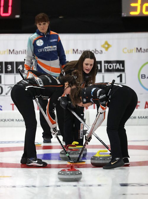 TREVOR HAGAN / WINNIPEG FREE PRESS
Skip, Tracy Fleury instructs her third, Selena Njegovan and second, Liz Fyfe, from the East St. Paul Curling Club as skip Darcy Robertson, from the Assiniboine Memorial Curling Club looks on, at the Scotties in Gimli, Friday, January 25, 2019.
