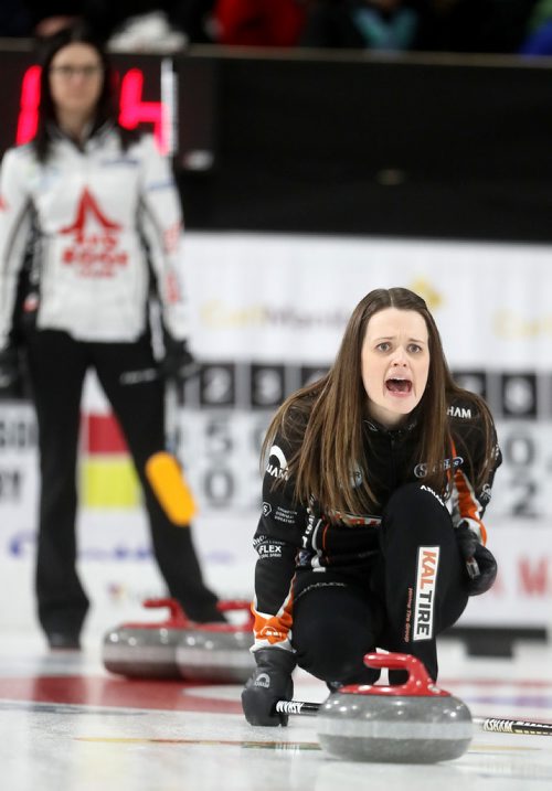 TREVOR HAGAN / WINNIPEG FREE PRESS
Tracy Fleury, right, and Kerri Einarson during the Scotties final in Gimli, Sunday, January 27, 2019.