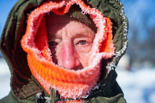 MIKAELA MACKENZIE / WINNIPEG FREE PRESS
Bill Carlyle braves the cold while taking a walk in Assiniboine Park in Winnipeg on Wednesday, Jan. 30, 2019. 
Winnipeg Free Press 2018.