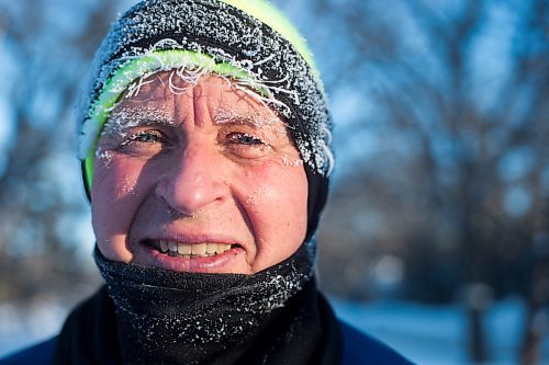 MIKAELA MACKENZIE / WINNIPEG FREE PRESS

Bob Hummelt braves the cold on a wintry jog home from work on Wellington Crescent in Winnipeg on Wednesday, Jan. 30, 2019. 

Winnipeg Free Press 2018.