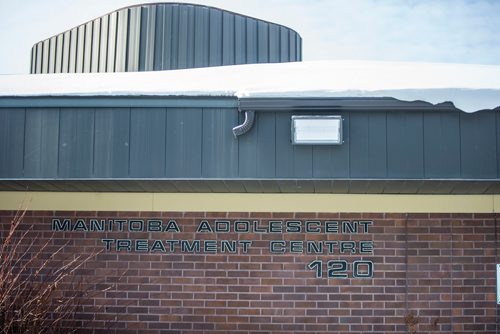 MIKAELA MACKENZIE / WINNIPEG FREE PRESS
The Manitoba Adolescent Treatment Centre in Winnipeg on Thursday, Jan. 31, 2019. Inspire Community Outreach has heard from at least 21 families that their kids were turned away from accessing mental health services at the centre because they lived outside the perimeter.
Winnipeg Free Press 2018.