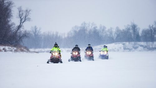 MIKAELA MACKENZIE / WINNIPEG FREE PRESS
RCMP commissioner Brenda Lucki (second from the right) visits ice shacks on the Red River near Selkirk, Manitoba on Friday, Feb. 1, 2019.
Winnipeg Free Press 2018.