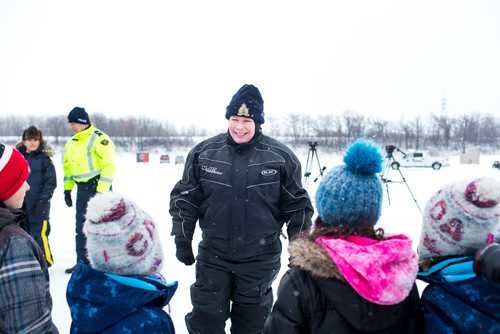 MIKAELA MACKENZIE / WINNIPEG FREE PRESS
RCMP commissioner Brenda Lucki  talks to kids while visiting ice shacks on the Red River near Selkirk, Manitoba on Friday, Feb. 1, 2019.
Winnipeg Free Press 2018.