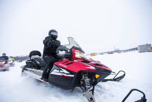 MIKAELA MACKENZIE / WINNIPEG FREE PRESS
RCMP commissioner Brenda Lucki drives off to visit ice shacks on the Red River near Selkirk, Manitoba on Friday, Feb. 1, 2019.
Winnipeg Free Press 2018.