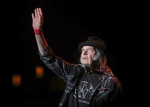 TREVOR HAGAN / WINNIPEG FREE PRSS
Neil Young performs at the Burton Cummings Theatre, Sunday, February 3, 2019.