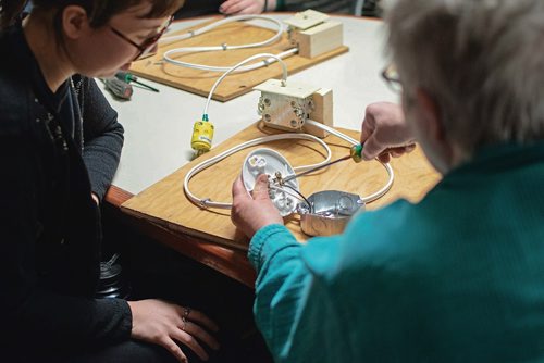 Canstar Community News Jan. 22 - The WRENCH and ArtsJunktion have teamed up to offer a series of hands-on skill workshops for women, non-binary and trans folks. (EVA WASNEY/CANSTAR COMMUNITY NEWS/METRO)