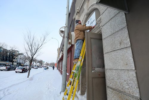 RUTH BONNEVILLE / WINNIPEG FREE PRESS


Steve Swiderski (contractor for MSP), hangs new sign outside of door on the old Mitchell Fabrics building on Main Street for Main Street Projects new warming centre called, New Hope Welcome Space Monday. 

See Kevin Rollason's story. 

Feb 04, 19
