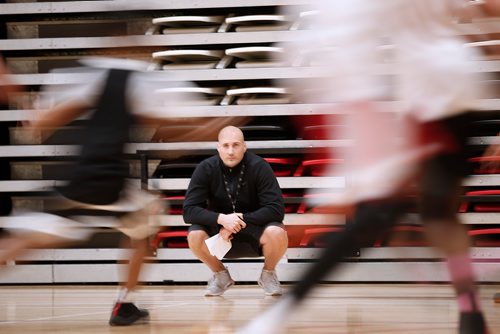 JOHN WOODS / WINNIPEG FREE PRESS
The Wesmen men's head coach Mike Raimbault watches his team practice at the University of Winnipeg in Winnipeg Sunday, February 3, 2019. The team will begin the playoffs this coming weekend.