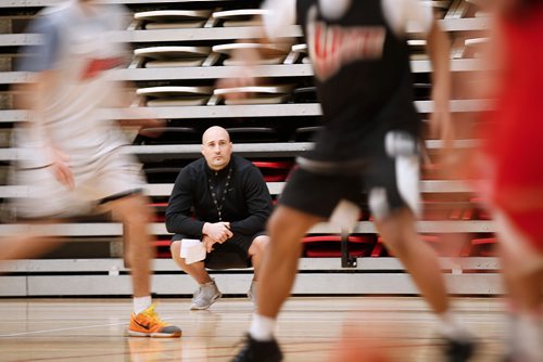 JOHN WOODS / WINNIPEG FREE PRESS
The Wesmen men's head coach Mike Raimbault watches his team practice at the University of Winnipeg in Winnipeg Monday, February 4, 2019. The team will begin the playoffs this coming weekend.