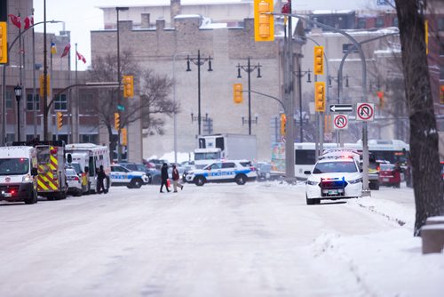 MIKAELA MACKENZIE / WINNIPEG FREE PRESS
Crews investigate a gas leak on Fort Street and Graham Avenue in Winnipeg on Thursday, Feb. 7, 2019.
Winnipeg Free Press 2019.