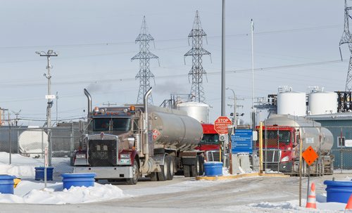 MIKE DEAL / WINNIPEG FREE PRESS
The Imperial Oil distribution plant at 2925 Henderson Hwy, East Saint Paul.
190208 - Friday, February 08, 2019.