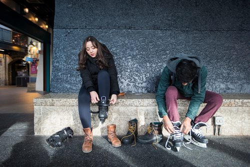 MIKAELA MACKENZIE / WINNIPEG FREE PRESS
Red River College international students Renata Cavalcanti (left) and Ishan Singla, from Brazil and India, get their skates on at the Forks in Winnipeg on Saturday, Feb. 9, 2019.
Winnipeg Free Press 2019.