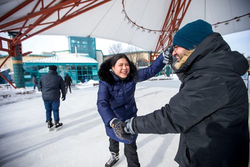 MIKAELA MACKENZIE / WINNIPEG FREE PRESS
Red River College international students Phuong Dang (left) and Anjum Sardana, from Vietnam and India, try skating at the Forks in Winnipeg on Saturday, Feb. 9, 2019.
Winnipeg Free Press 2019.