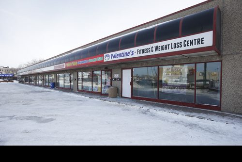JOHN WOODS / WINNIPEG FREE PRESS
Emergency crews were sent to this fitness centre for a fire in the 900 block of Portage Ave. in Winnipeg Sunday, February 3, 2019.
