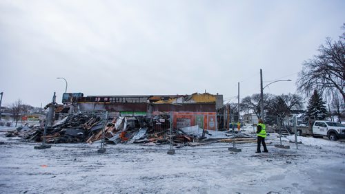 MIKAELA MACKENZIE / WINNIPEG FREE PRESS
The burned-out A&W at Main and Inkster in Winnipeg on Monday, Feb. 11, 2019.
Winnipeg Free Press 2019.