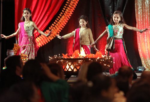 JASON HALSTEAD / WINNIPEG FREE PRESS

Young members of the Pooja Dance Academy perform at the Lohri Mela celebration at the RBC Convention Centre Winnipeg on Jan. 12, 2019. (See Social Page)
