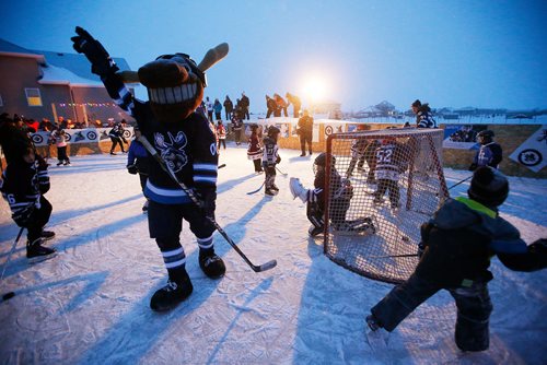 JOHN WOODS / WINNIPEG FREE PRESS
Manitoba Moose hit the ice at the Bartel family backyard rink in West St Paul, Monday, February 11, 2019. The Bartel rink, which was the winner in the Backyard Rink Contest, took a week to make by dad AJ and measures 17x10 metres.