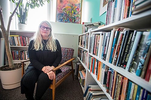 MIKAELA MACKENZIE / WINNIPEG FREE PRESS
Esyllt Jones, history professor at St Johns College and expert on the Spanish Influenza of 1918, poses for a portrait in her office in Winnipeg on Tuesday, Feb. 12, 2019.
Winnipeg Free Press 2019.