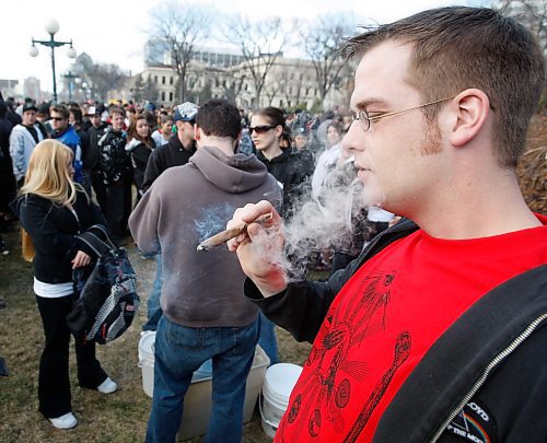 BORIS MINKEVICH / WINNIPEG FREE PRESS  090420 4:20 at the Leg. An 11 gram doobie is sparked up.