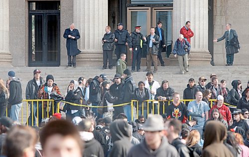 BORIS MINKEVICH / WINNIPEG FREE PRESS  090420 4:20 at the Leg.