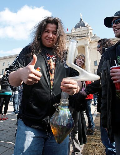 BORIS MINKEVICH / WINNIPEG FREE PRESS  090420 4:20 at the Leg.