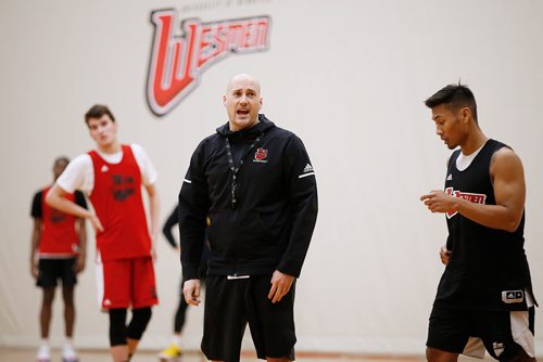 JOHN WOODS / WINNIPEG FREE PRESS
The University of Winnipeg (U of W) Wesmen men's basketball head coach Mike Raimbault works with his team practice at the University of Winnipeg Tuesday, February 12, 2019. The Wesmen teams have advanced to the second round of the Canada West conference playoffs.