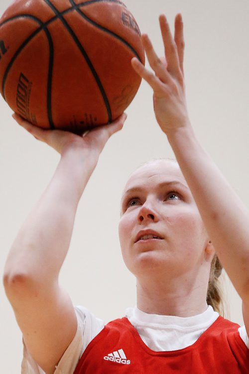 JOHN WOODS / WINNIPEG FREE PRESS
The University of Winnipeg (U of W) Wesmen women's basketball player Lena Wenke takes the shot during practice at the University of Winnipeg Tuesday, February 12, 2019. The Wesmen teams have advanced to the second round of the Canada West conference playoffs.
