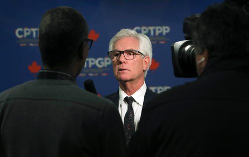 RUTH BONNEVILLE / WINNIPEG FREE PRESS

CARR TRADE DEAL 
Minister Jim Carr talks to the media during a scrum after speaking at the CPTPP (Asia Pacific trade deal) held at the Delta Wednesday.

Feb 13, 2019
