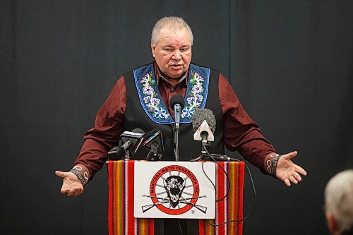 MIKE DEAL / WINNIPEG FREE PRESS
MMF president David Chartrand announced the launch of the Metis First Time Home Purchase Program at the MMF Head Office Friday morning.
190215 - Friday, February 15, 2019.